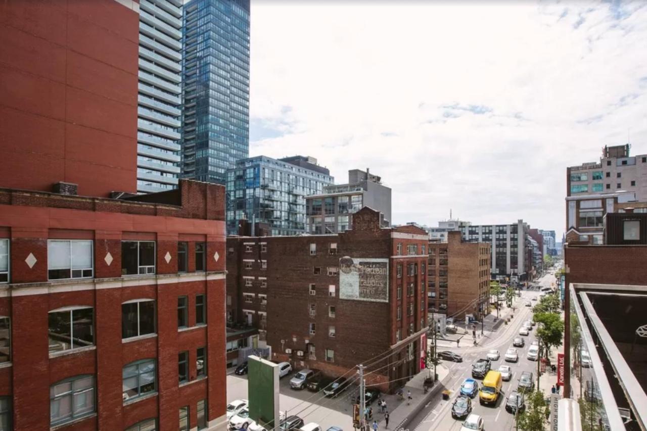 Hotel Sonder The Slate Toronto Exterior foto